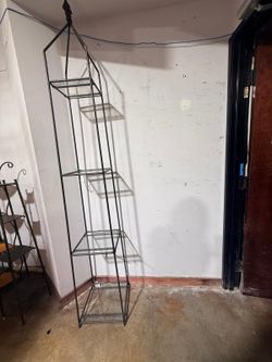 Displays for retail stores