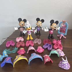 Minnie Mouse & Daisy Dress Up