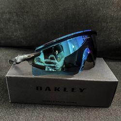 New Oakleys  Box, Pouch Cloth All Included