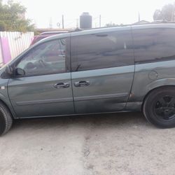 03 Dodge Grand Caravan 