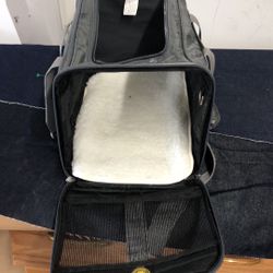 17x10x11 Cat carrier