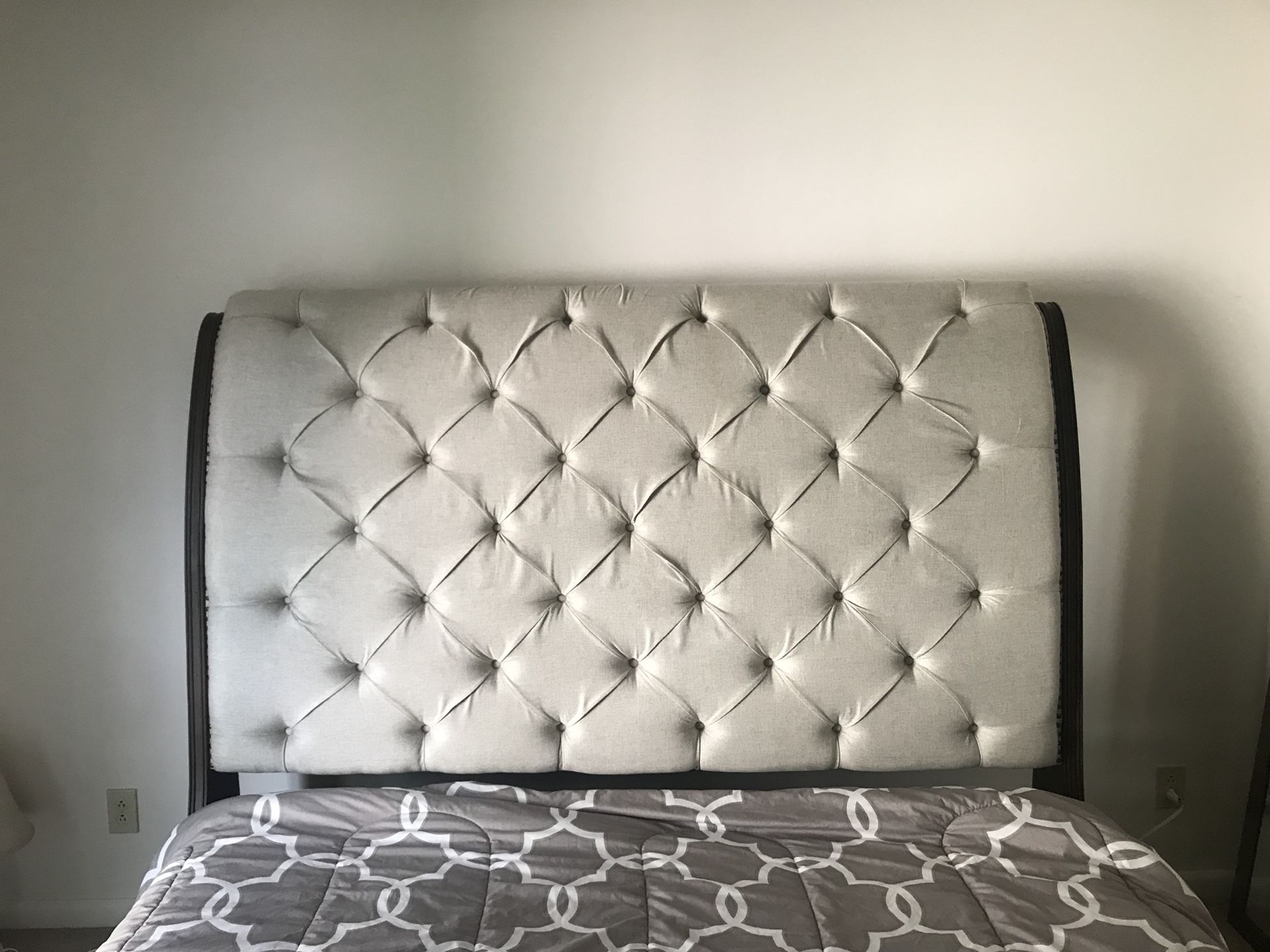 Trisha yearwood dottie king bed deals