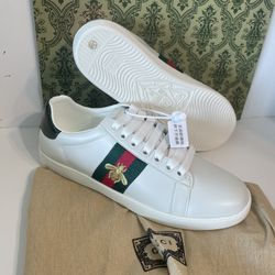 Gucci Women Size 6 7