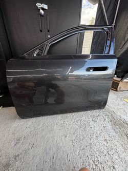 BMW I7 door