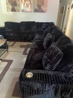 SECTIONAL XL  7PC WITH OTTOMAN