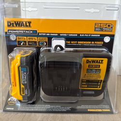 DeWalt 20V MAX POWERSTACK Starter Kit With 1.7 Ah Battery & Charger DCBP034C