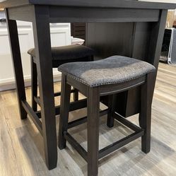 Table And Bar Stools 