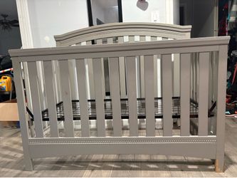 Grey crib NEED GONE TODAY