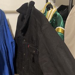 Levi’s Black Jean Jacket 
