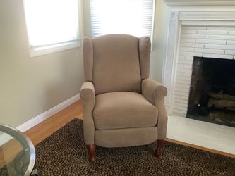 Wingback recliner