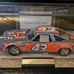 Limited Addition,Richard Petty #43 Car Replica