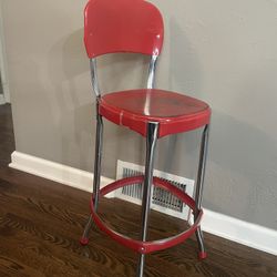 ❣️ Super cute mid century SMALL kitchen stool/chair