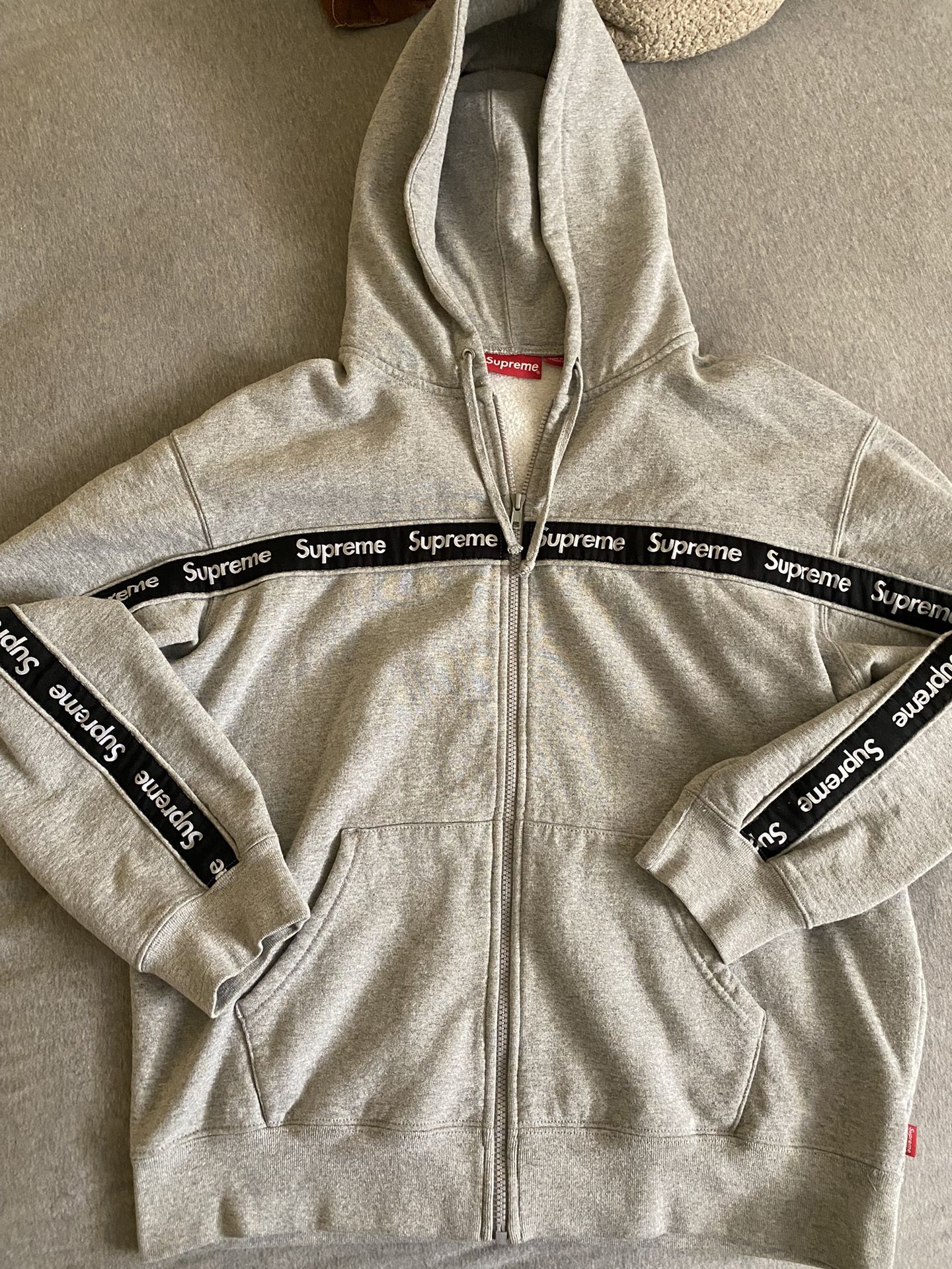 Supreme *RARE* *EXCLUSIVE* Zip-Up Hoodie