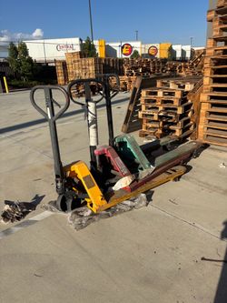 Pallet jacks