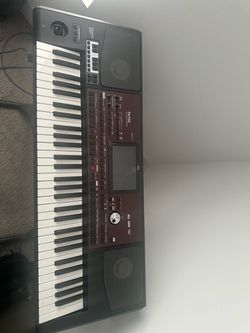 Korg Pa700 Oriental Professional Arranger Keyboard