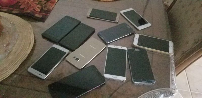 Lots off phone for sale as low is 150 looking to some one buy all 20 phone