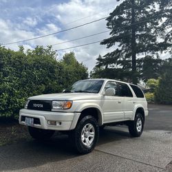 CLEAN! • 2002 Toyota 4Runner Limited 4WD • 