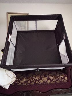 Baby play pen