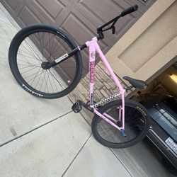 pink chad for sale give me a offer worst I can say is no (NO TRADES❌🙅🏾)