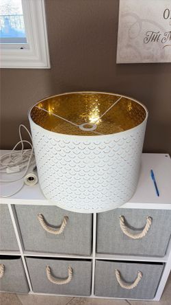 Beautiful lampshade like new