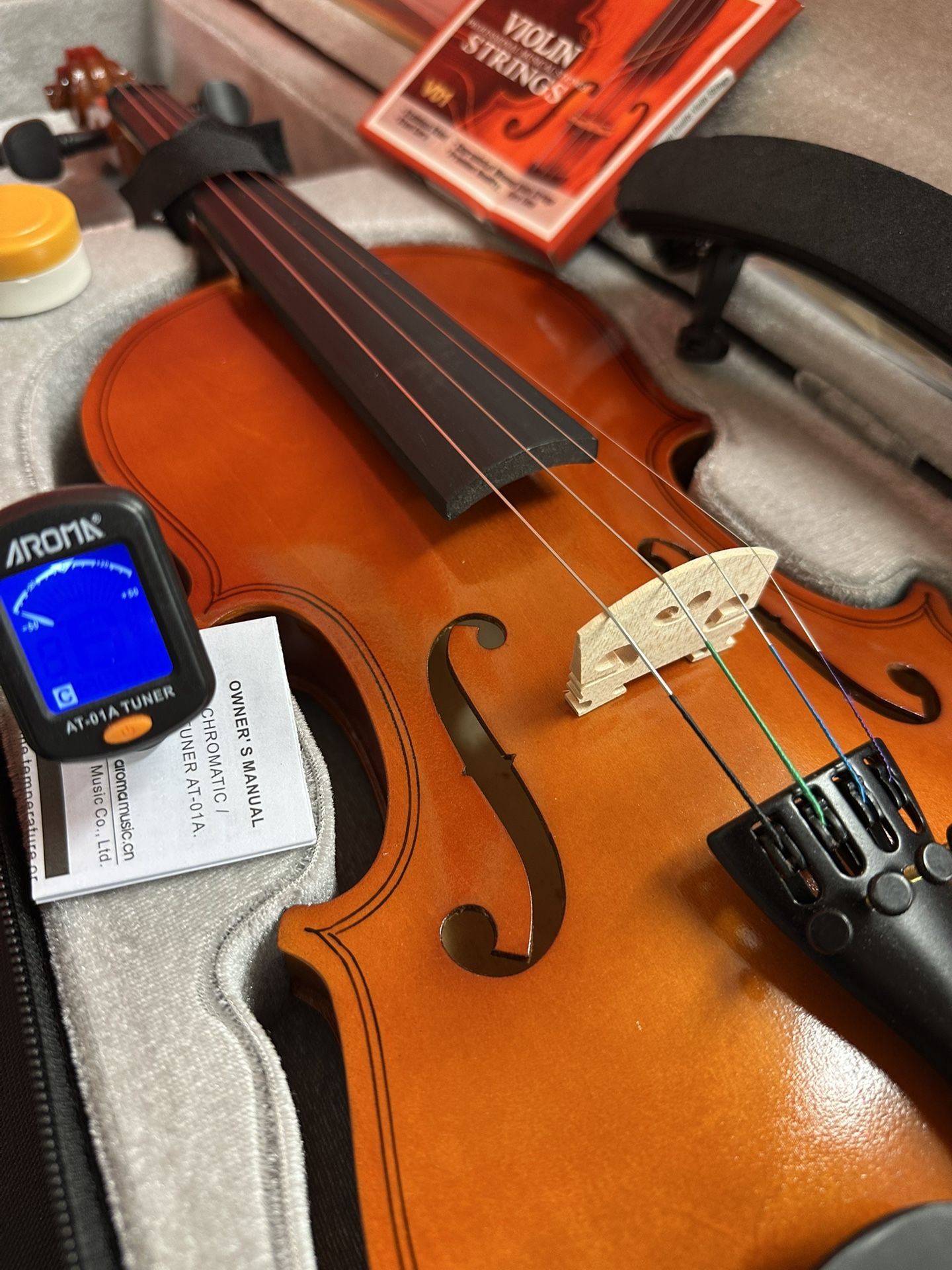 Nice 3/4 Size Violin with New Bow, Digital Tuner, Shoulder Rest, Extra Strings $120 Firm