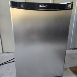 Mini Refrigerator Danby