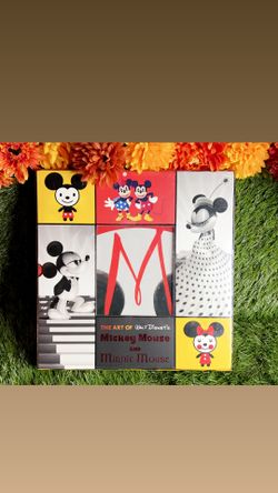 FACTORY SEALED NEW 2018 DISNEY D23 2COLLECTOR’S ART BOOKS COLLECTORS BOX INCLUDED SET