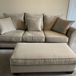 Raymour And Flanagan Briarwood Collection