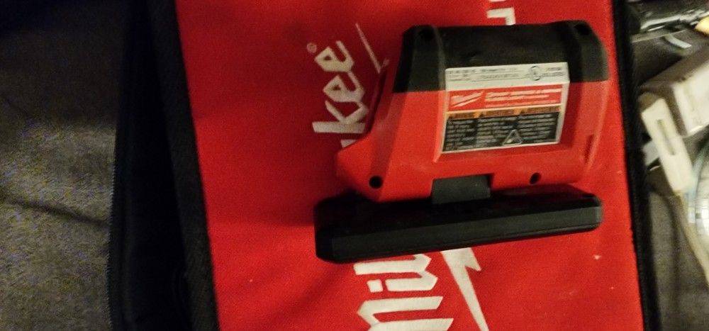 Milwaukee Light And Charger 2367-20