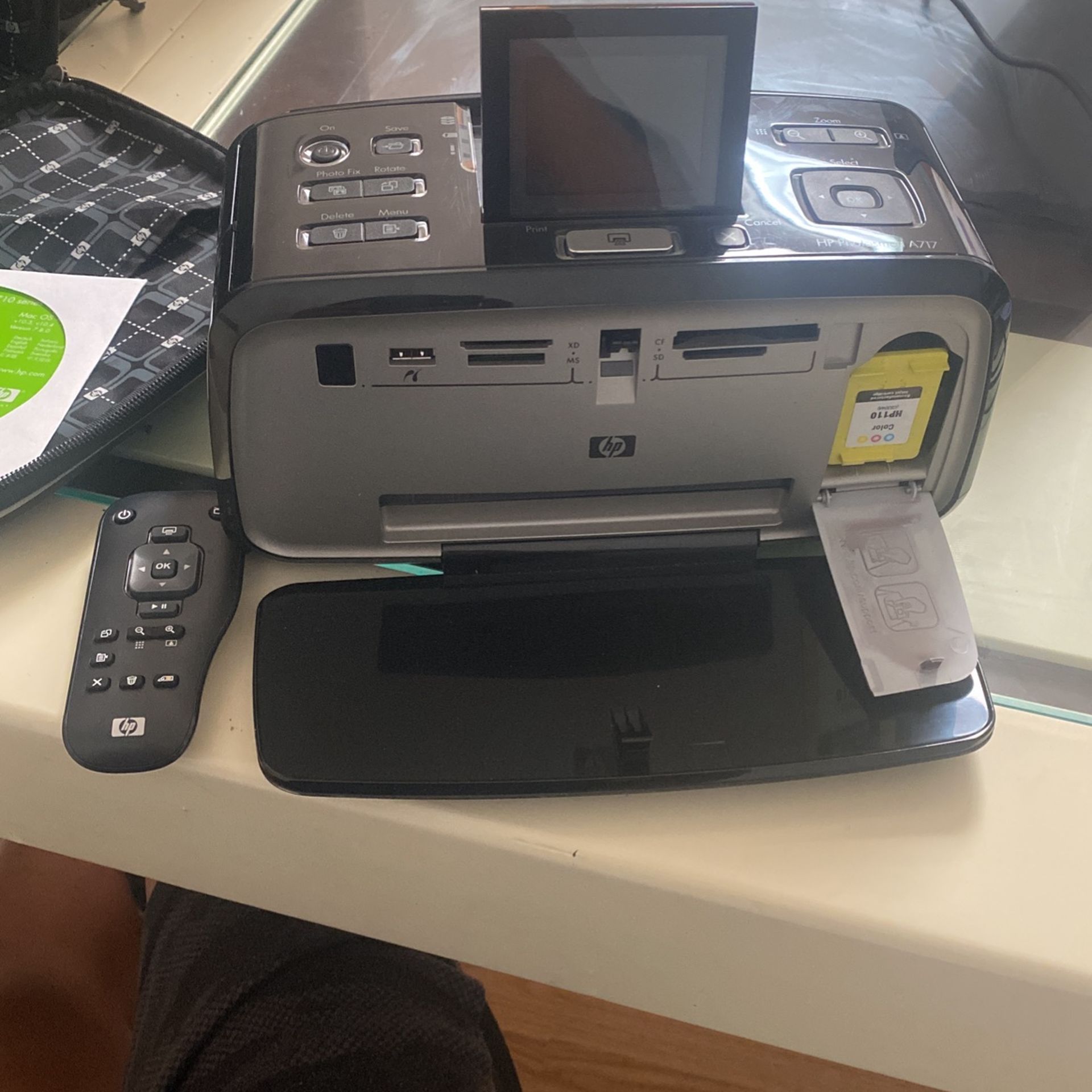 HP Photosmart A717 Compact Photo Printer