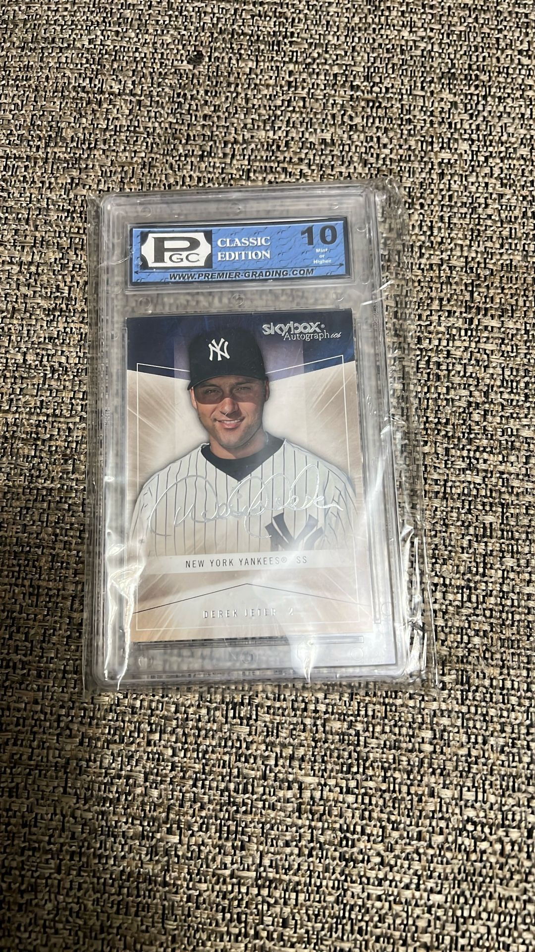 Yankees Derek Jeter Graded Card 10.