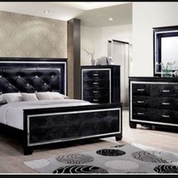 Brand New Super Elegant Scaled Wood Design Queen Bedroom Set 