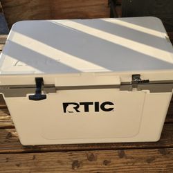 Stick 52 Ultra Light Cooler White