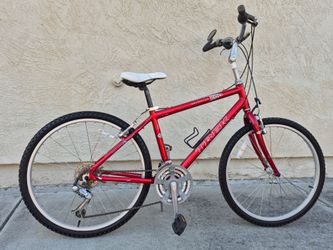 Trek Navigator 200 Hybrid, Mountain, Comfort City Bike. 21 speed with New Tires. Ready to Ride.