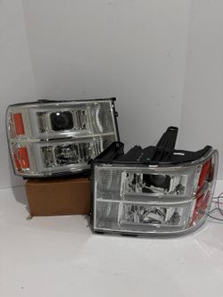 GMC Sierra 2007-2013 Headlights