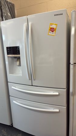 Like new Samsung refrigerator