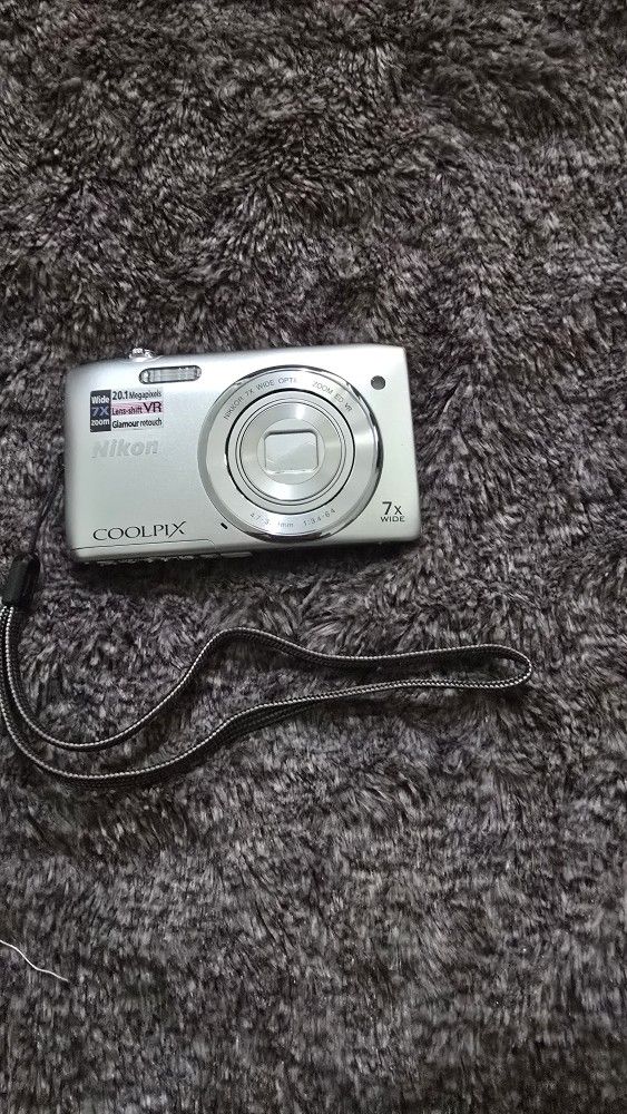 Nikon Digital Camera 