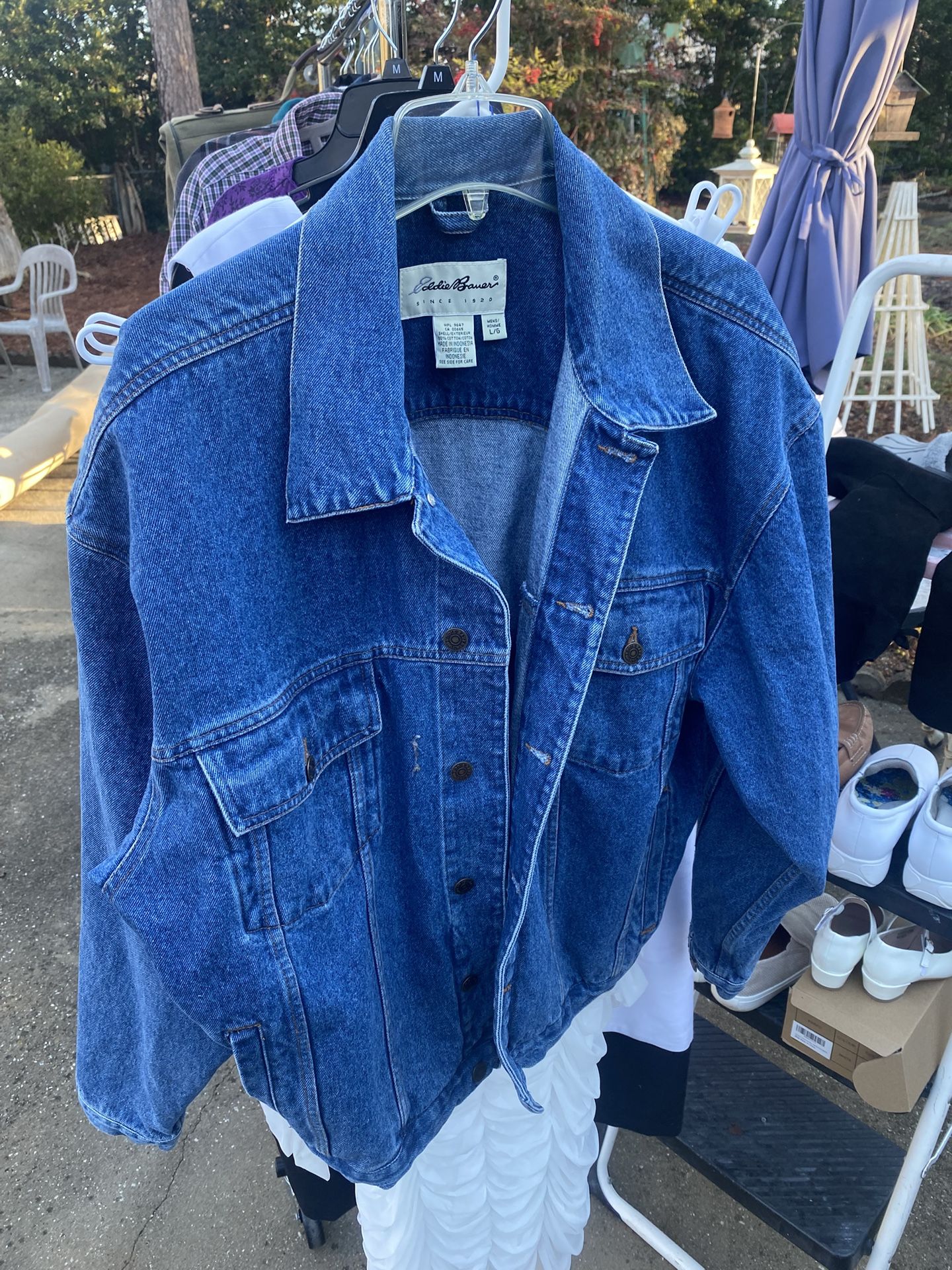 Men’s Large Jean Jacket Eddie Bauer Trucker Blue L Denim Button Up Front Vintage 90's - Compare @$50+