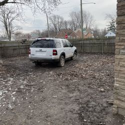 2017 Jeep And 2008 Explorer For Parts 