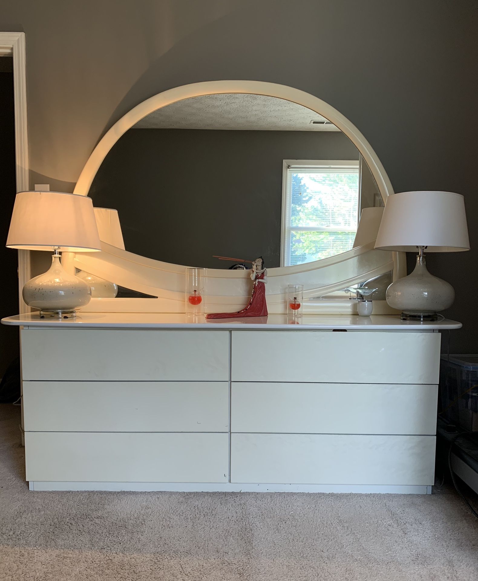 Bedroom dresser And mirror