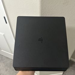 PS4 Slim 