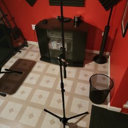 Auray Tripod Microphone Stand with Boom Arm