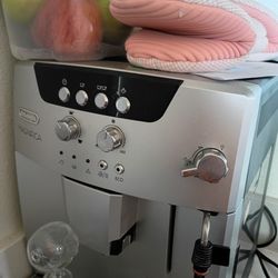 DeLongi Magnifica Espresso machine