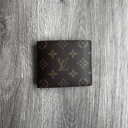 Brown Logo Louis Vuitton Wallet