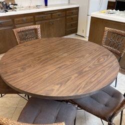 48” Round Vintage MCM Dining Table and 5 chairs
