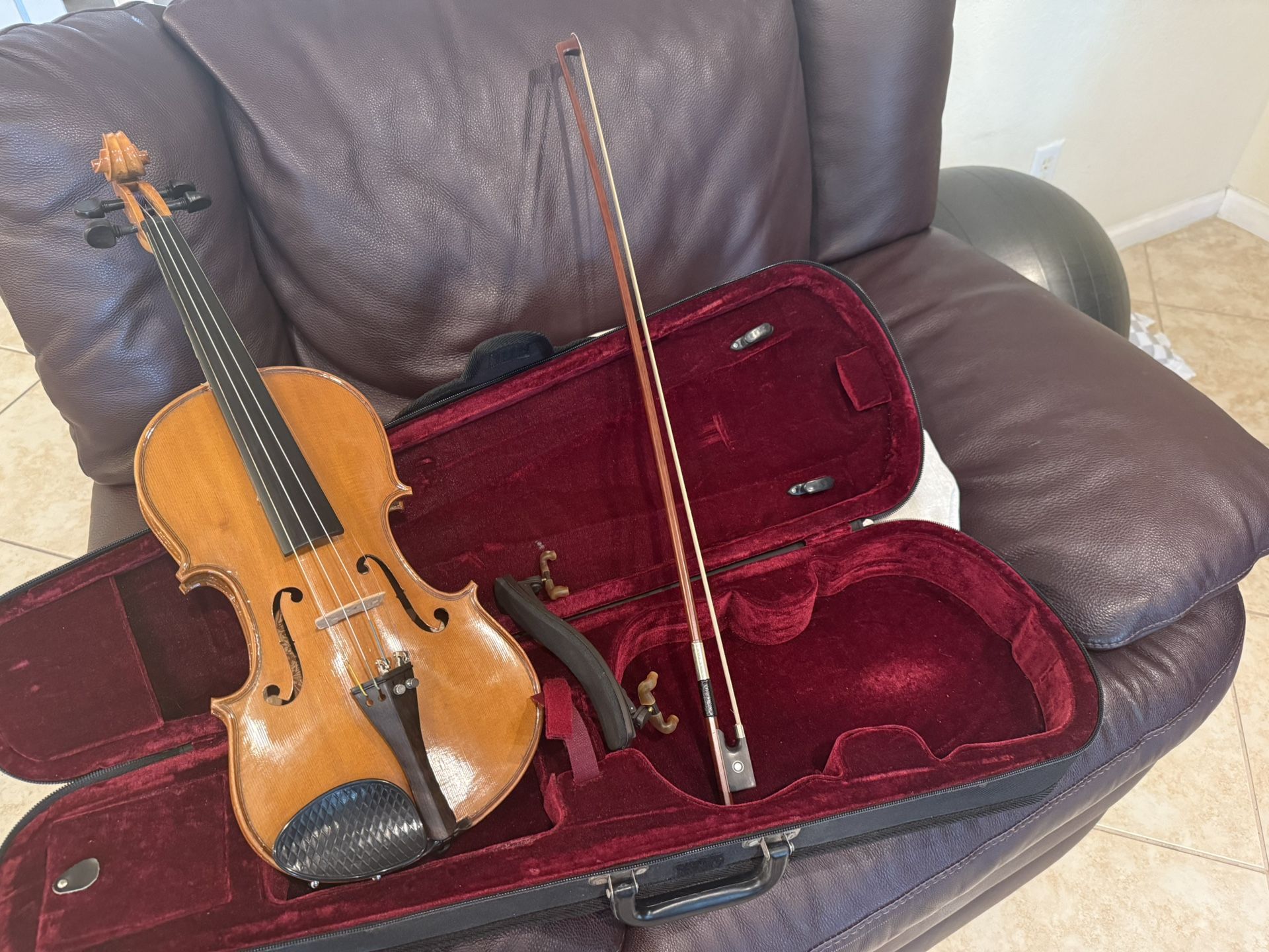 Violin With Case, Bow, Shoulder Rest