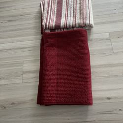 Twin XL BedSpread / Quilt Qty 2