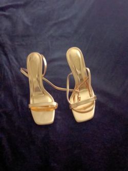 Women's shoes size 8