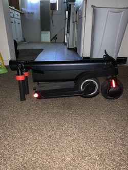 RECHARGABLE PORTABLE FOLDING SCOOTER