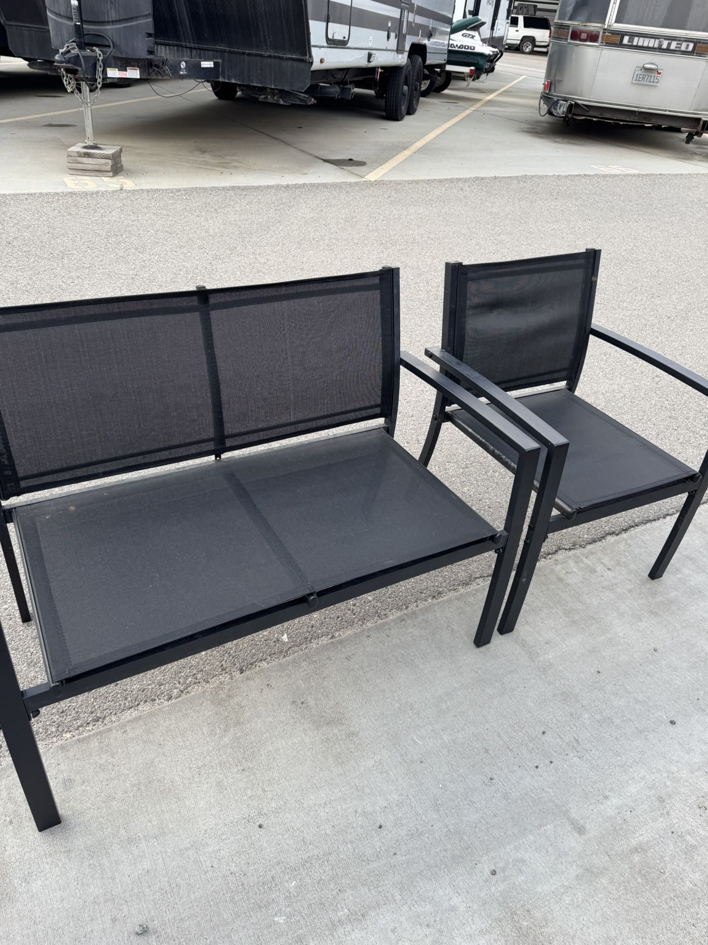 Garden Chair Set / Un Set De Sillas Para El Patio En Salinas Ca